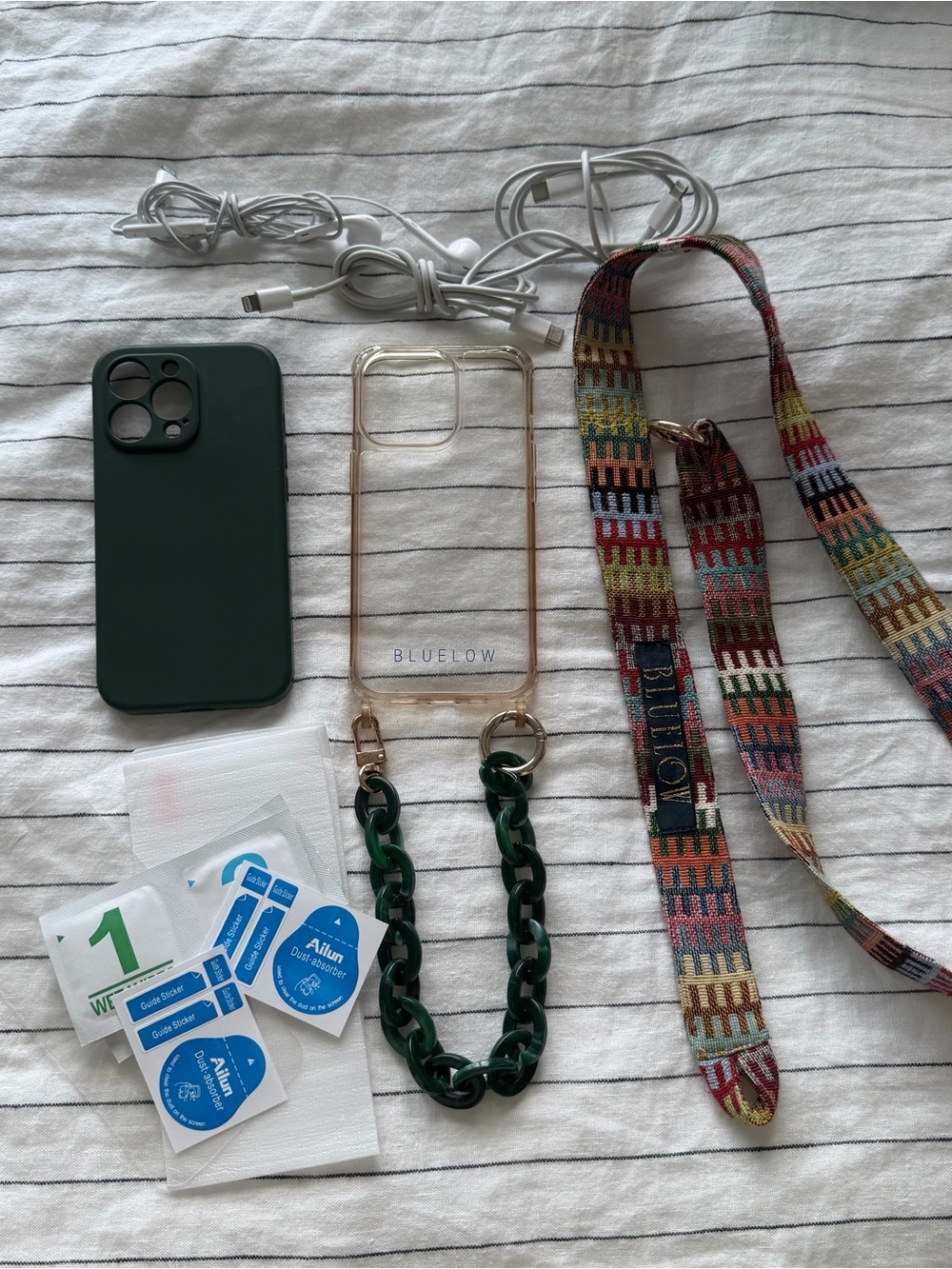 Bluelow IPhone 13 Pro Phone Chain & Crossbody + Accessories